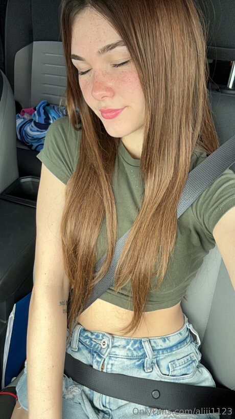 Aliii1123 pornstar high quality picture