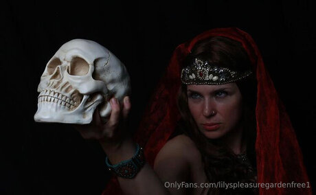 Lilyspleasuregardenfree1 model porn pics