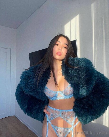 Little Sasha hot model images