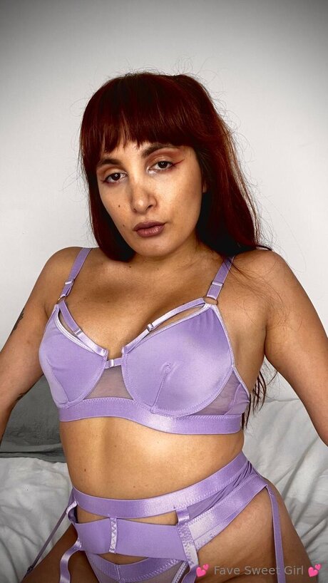 Gingersweetgirl sexy pornstar pics