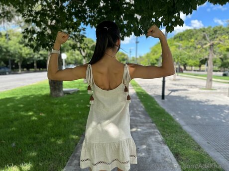 Adakham sexy star photo