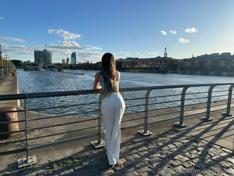 Adakham xxx model galleries