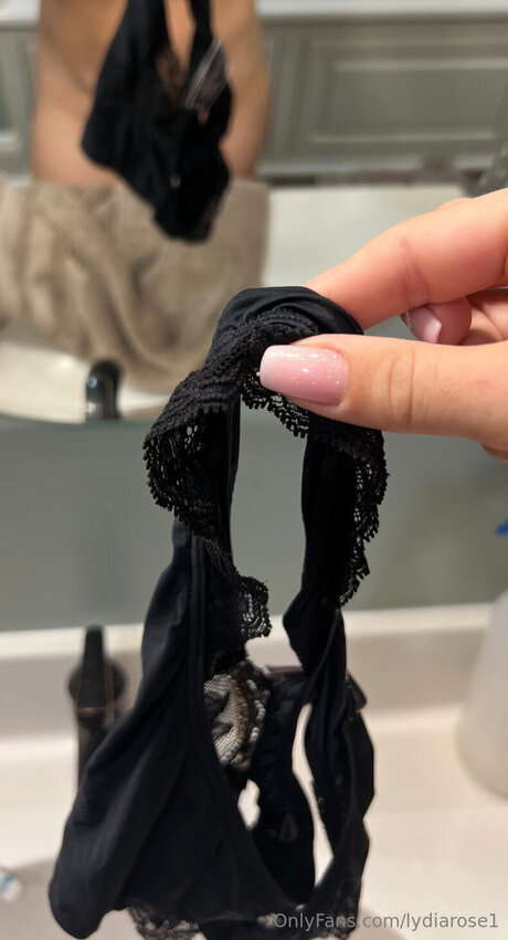 Lydiarose1 model naked img