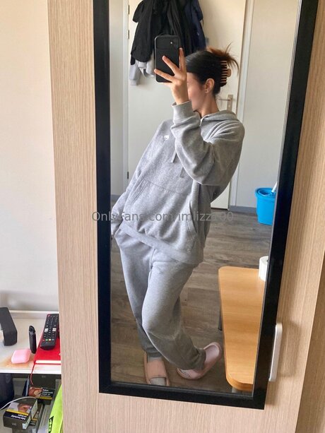 Imlizz100 nude star photo