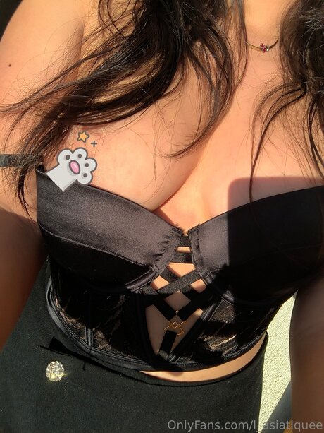 L Asiatiquee model nudes pic
