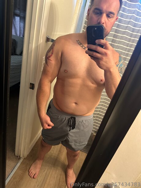 U357434783 star naked picture