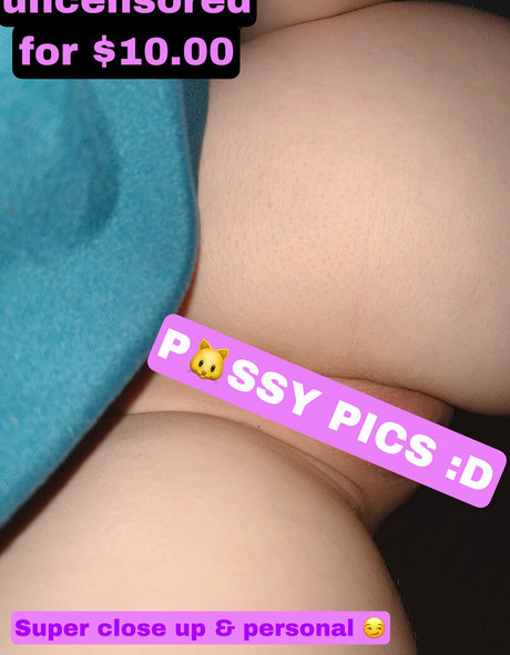 MooshMallow pornstar exclusive images