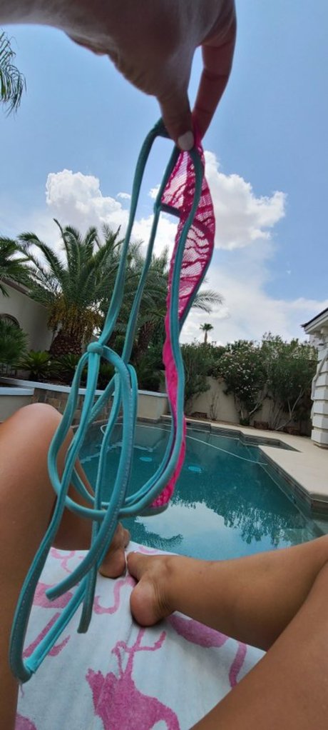 laly vallade porn star img