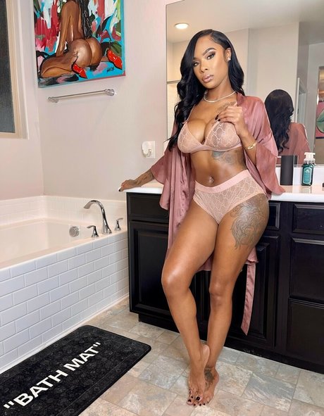 Shay brown model pretty photo