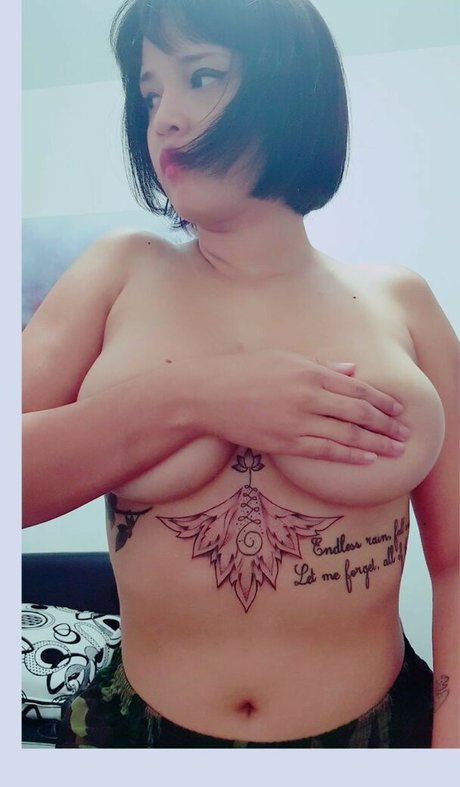 Onigirl01 model pornographic photos