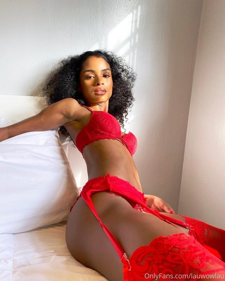 Softest lauwowlau star hot pictures