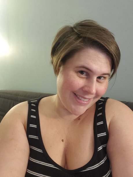 ClaraCrisp model pretty images