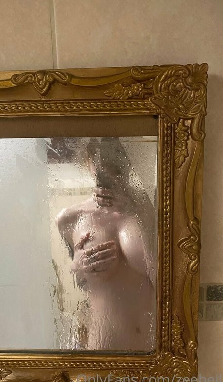 ZeeHell sexy pornstar img