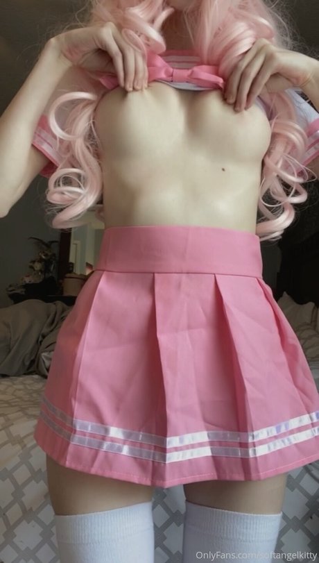 Soft angel kitty hd model pictures