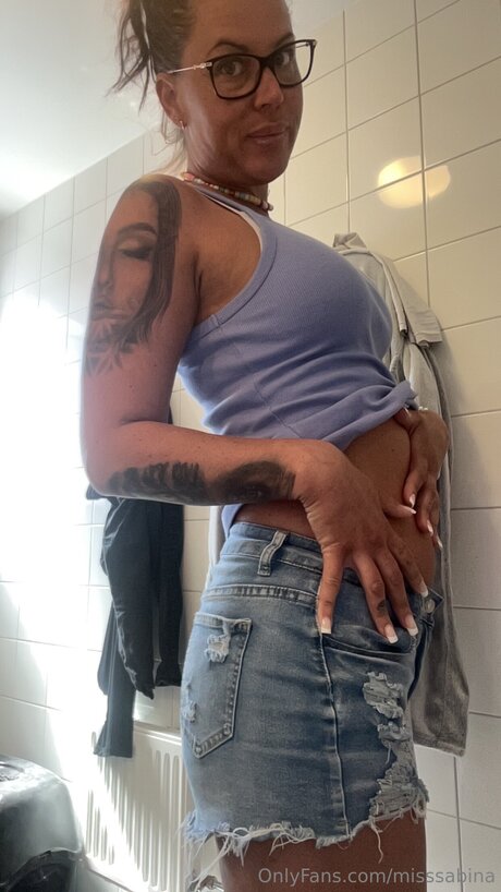 Bellasweden model adult img