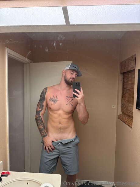 Blake Thesnake star nude photos