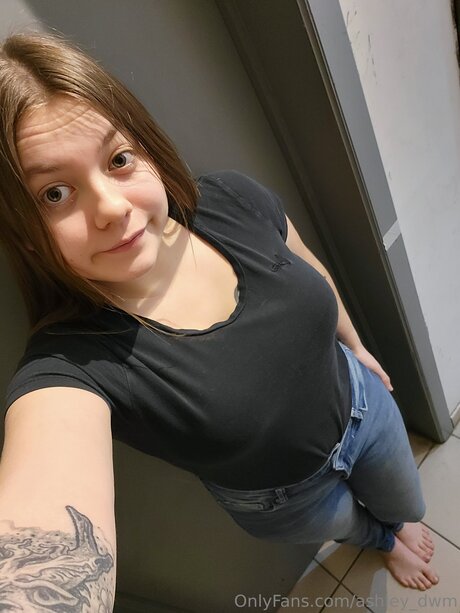 Ashley Dwm nude star photo