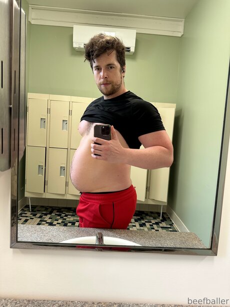 Beefballer nude actress pics