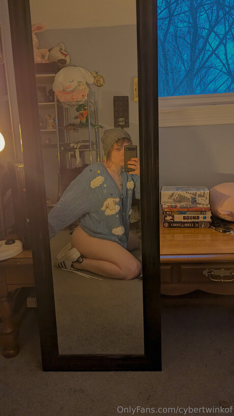 Cybertwinkof hot star pictures