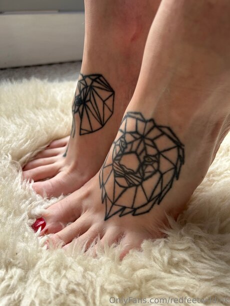 Redfeetwildink pornstar high quality images