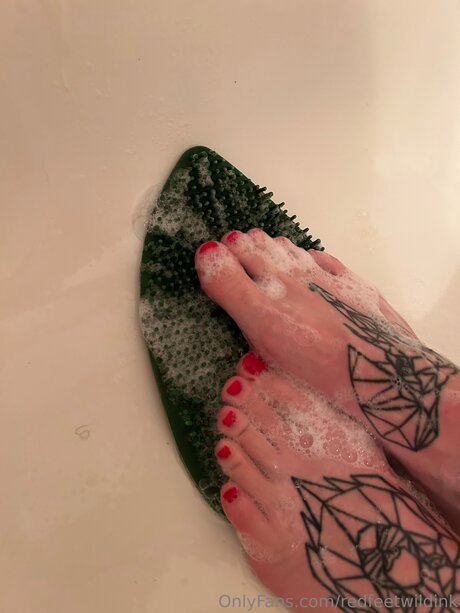 Redfeetwildink nude pornstar galleries