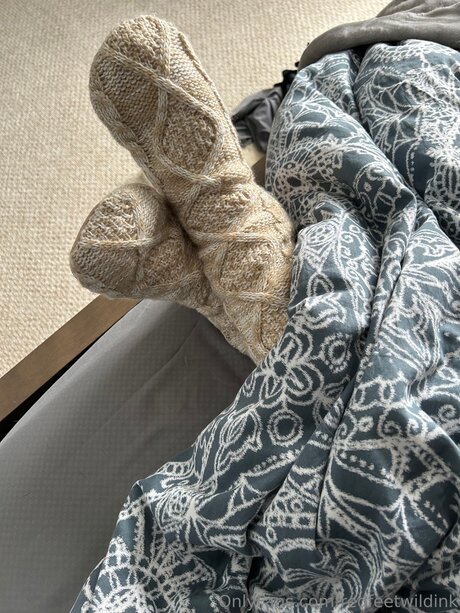 Redfeetwildink model nice image