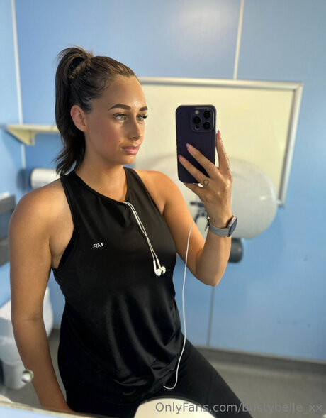 Bustybelle Xx xxx actress image