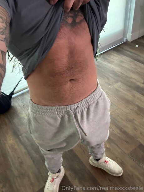 Realmaxxxsteele nudes model gallery