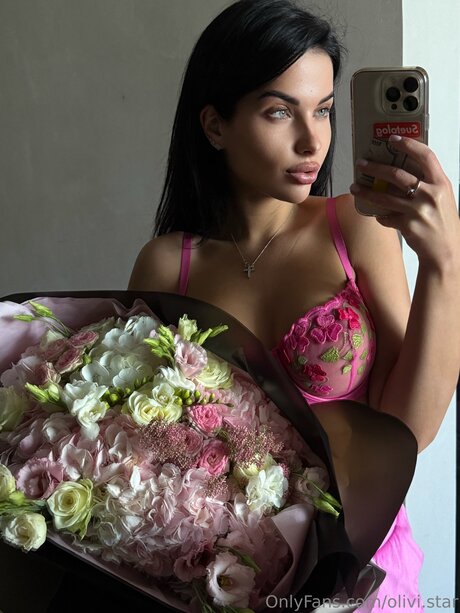 Olivi Star model nude photo