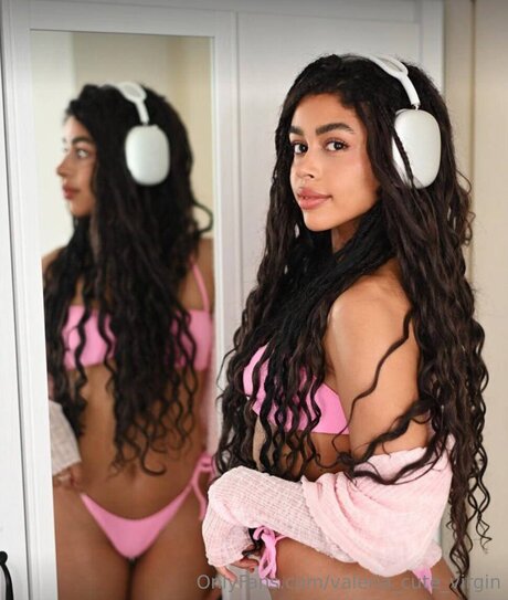 Valeria Cute Virgin pornstar hd picture
