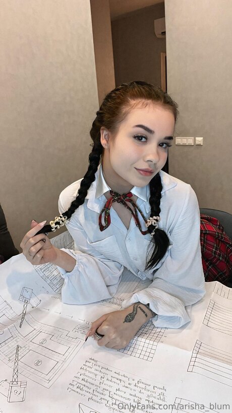 Arisha Blum model best images
