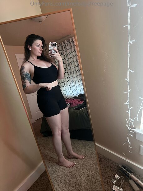 Melodysfreepage model adult pictures