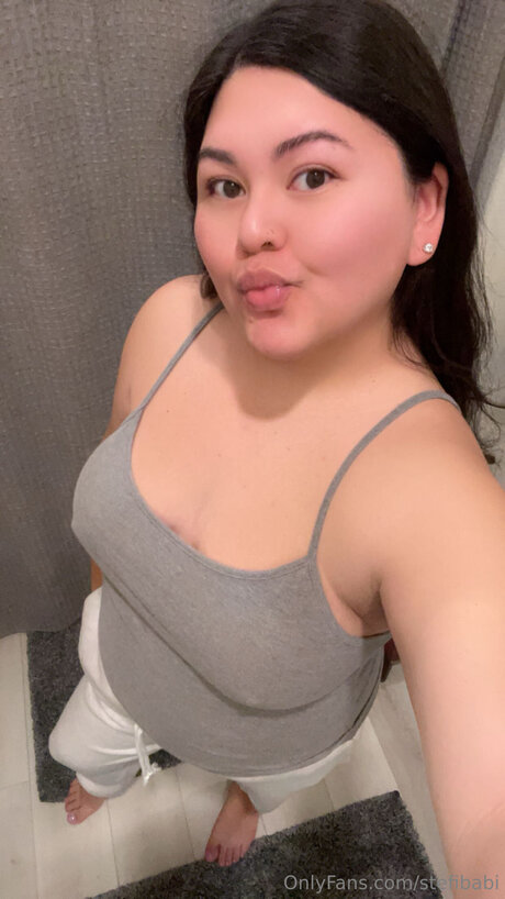 Stefibabi model hot img