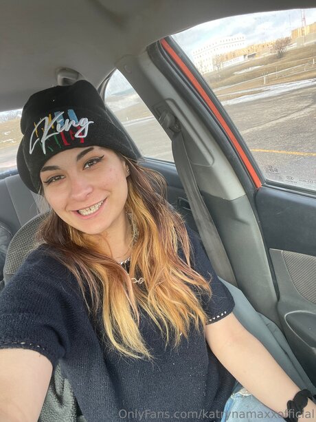 Katrynamaxxofficial erotic model images