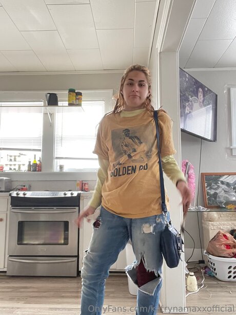 Katrynamaxxofficial nude model gallery