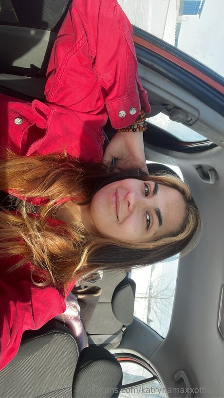 Katrynamaxxofficial naked model gallery