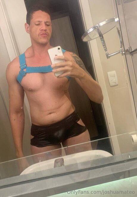 Joshuamateo nude model gallery