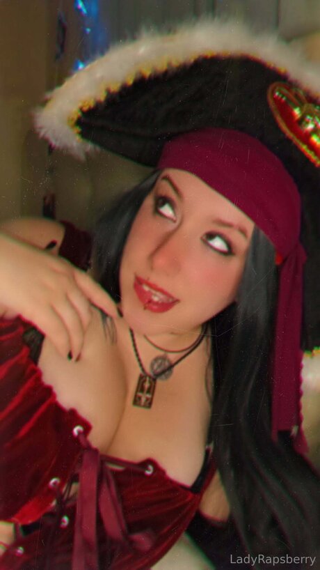 Ladyraspberry model hd pictures