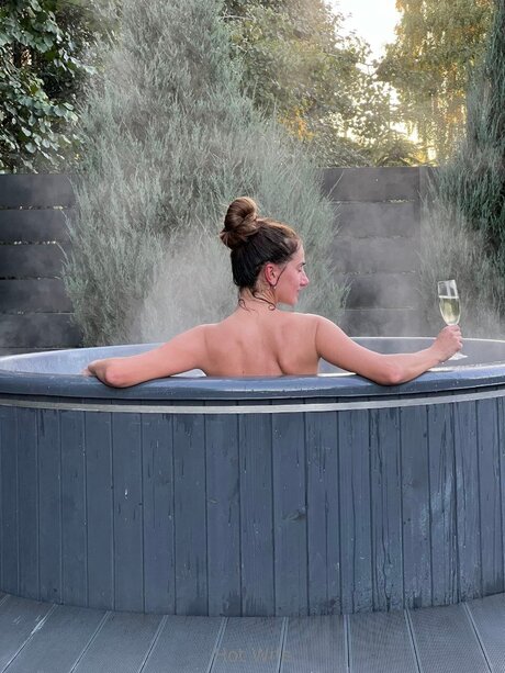 Hotwife Ua pornstar naked photo