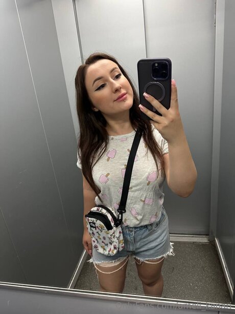 Ameli Kanari pretty model images