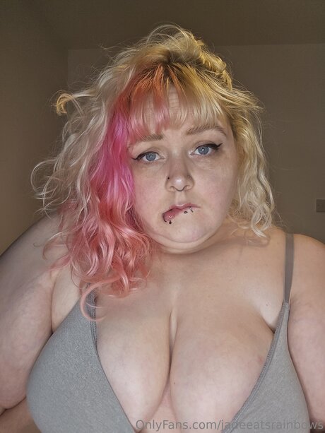 Jadeeatsrainbows nude actress pic