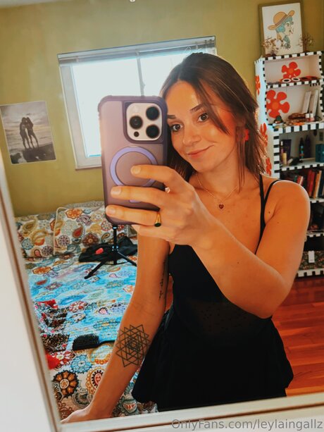 Leylaingallz star hot photo