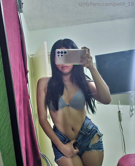 Petit 19 nudes model photos