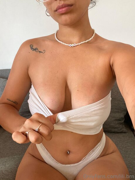 Lili Brn erotic pornstar pictures