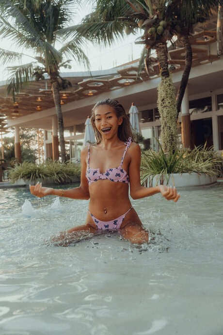 Benzasia star hot pictures