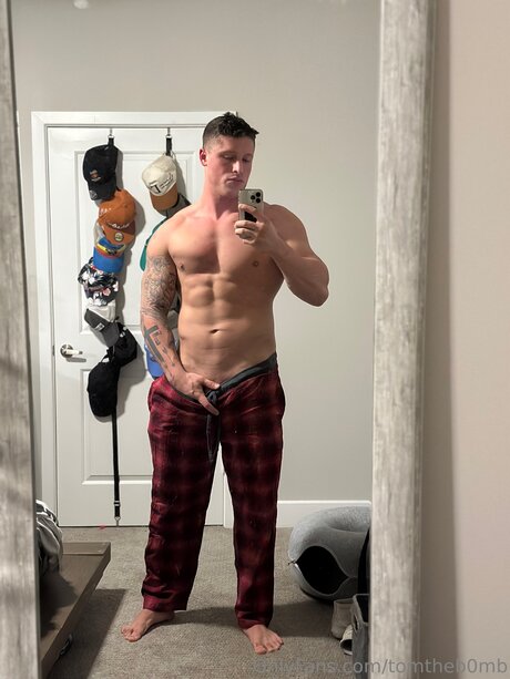 Tomtheb0mb hd pornstar pic