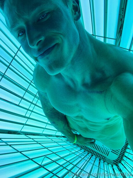 Tomtheb0mb pornstar high quality images