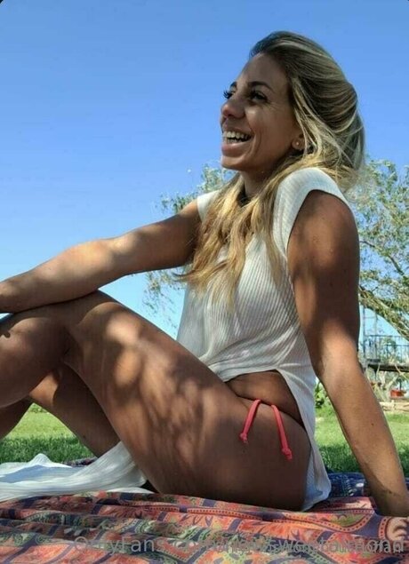 Houseoffan model exclusive photo