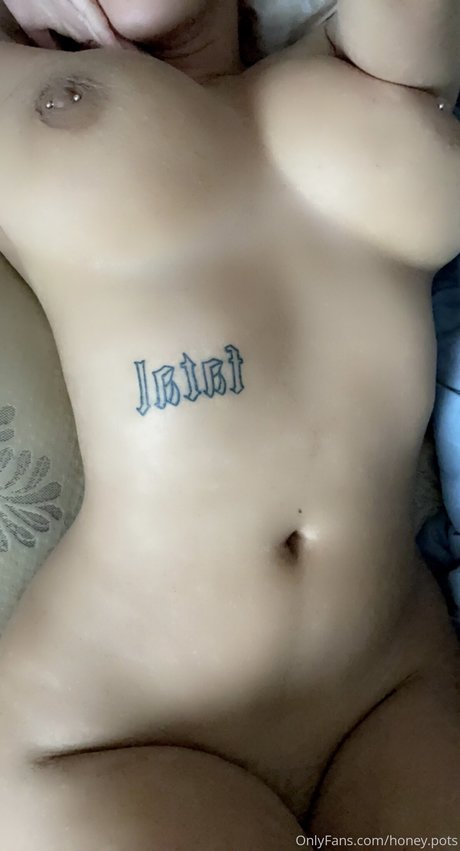 honey pots model hot images