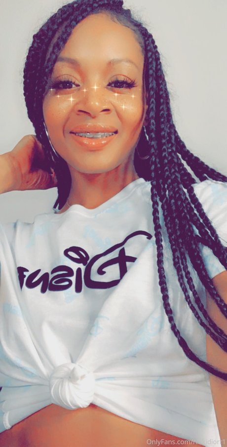 nikkidiorr free actress pic